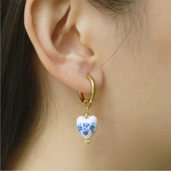 Anthropologie Jewelry - !!! Chaines style Gold and Blue Floral Heart Earrings